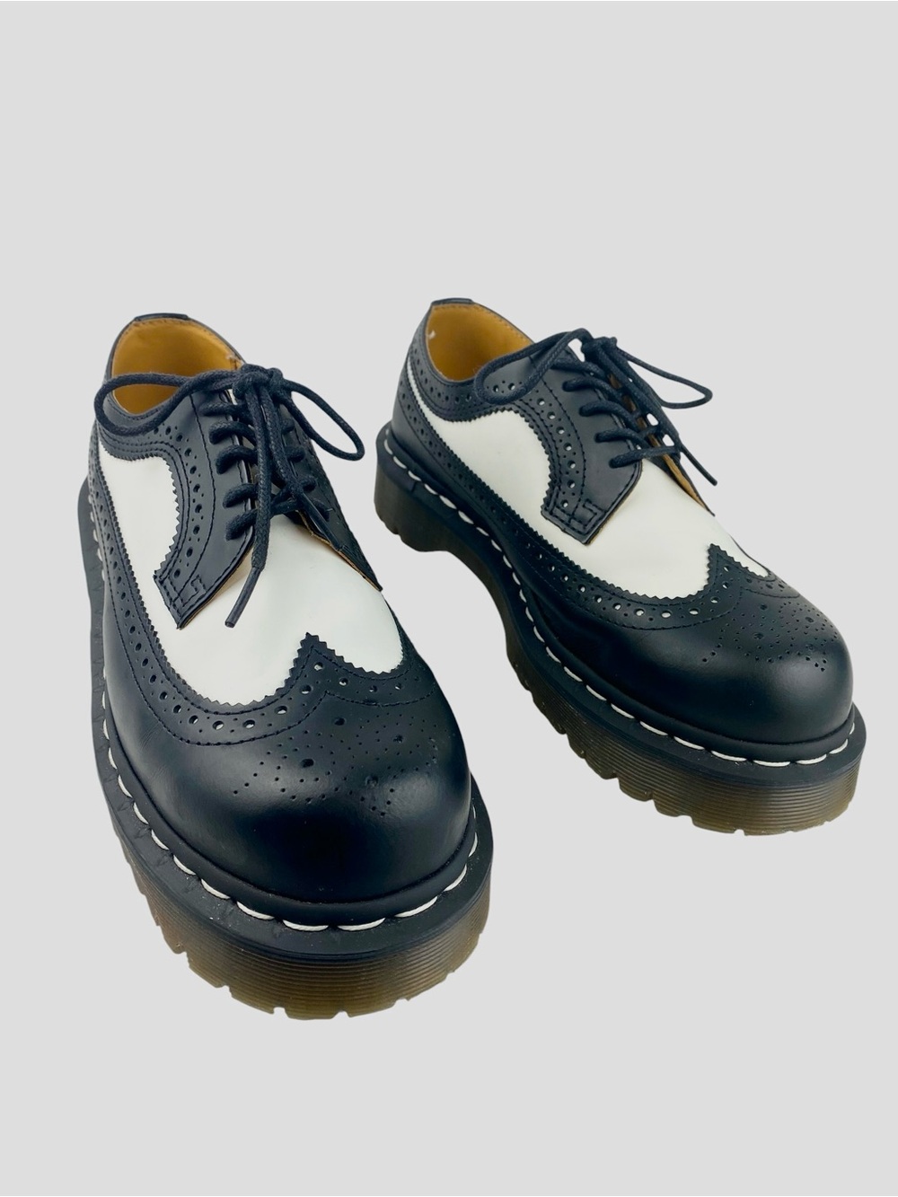 Dr. Martens 3989 Bex Smooth Leather Brogue Shoes Black White Mens 7 Womens 8 - Picture 13 of 14